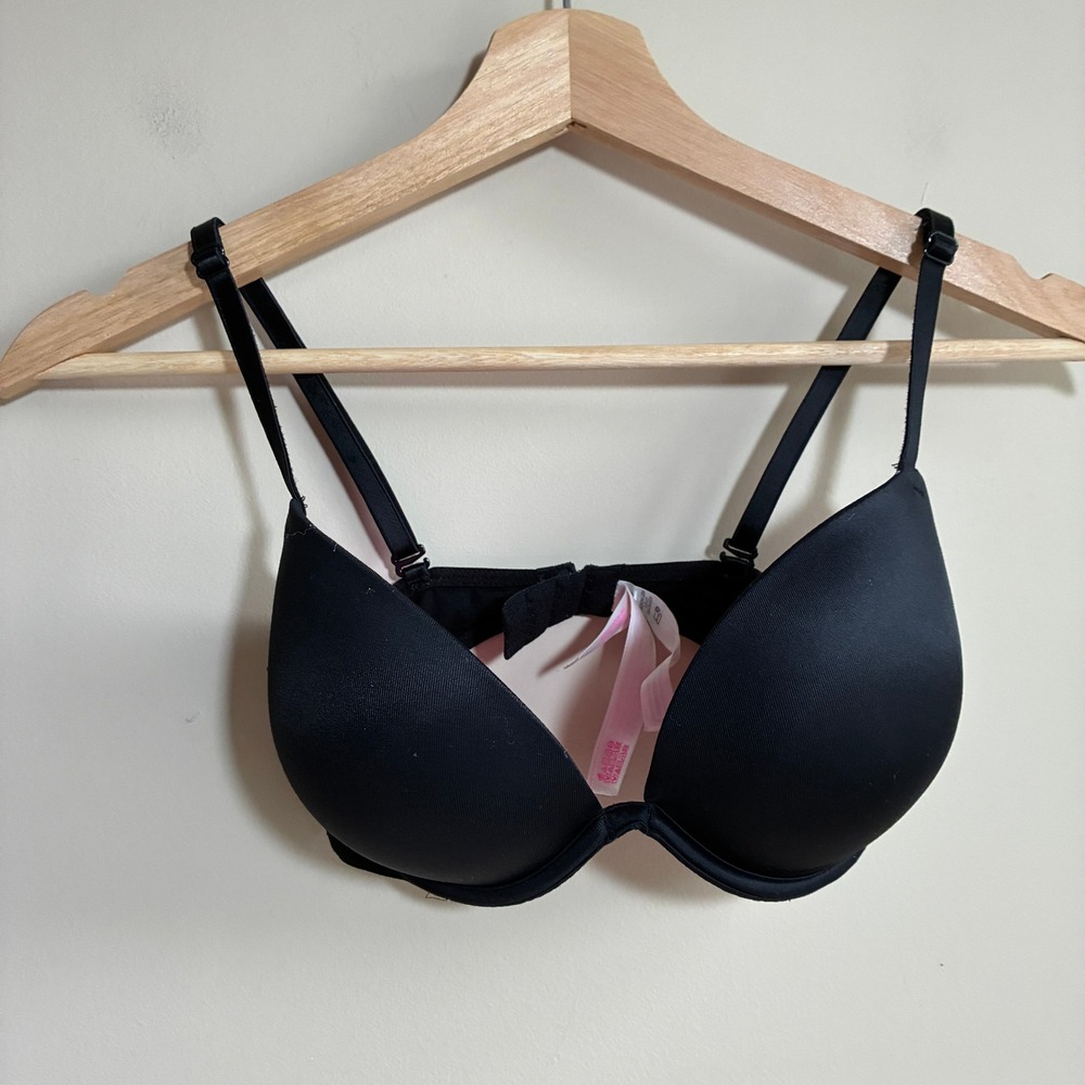 PINK Wear Everywhere Super Push Up Bra 32D Black Womens Extreme Lift
